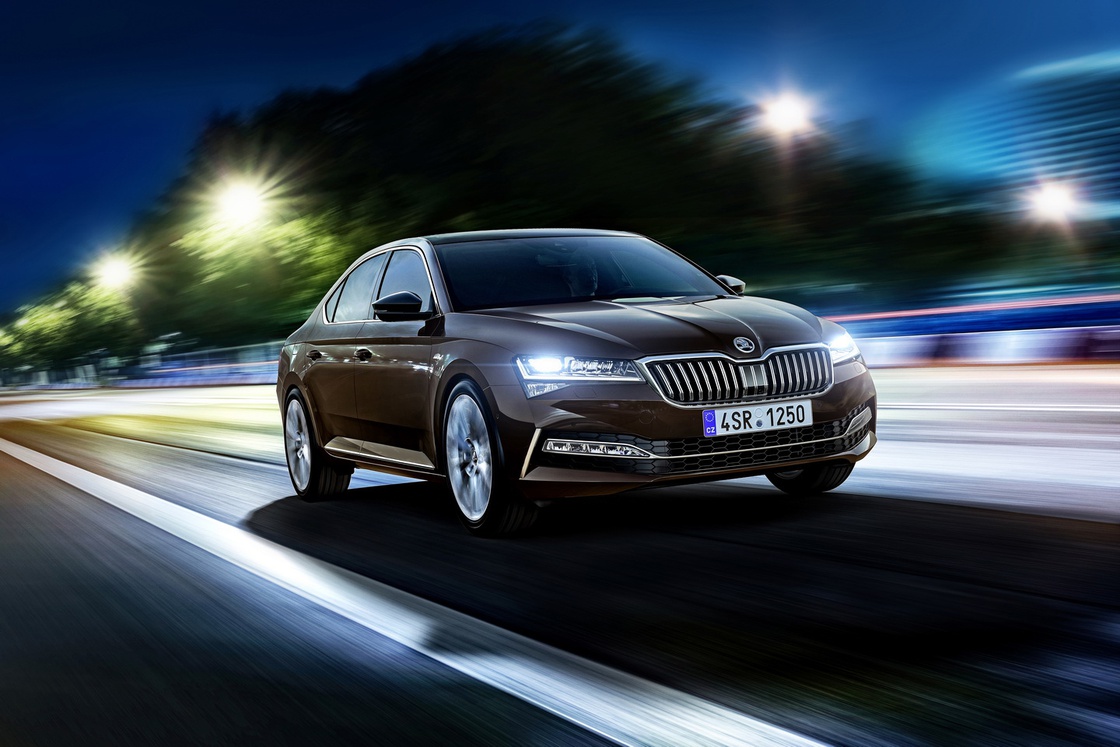 Skoda-Superb-facelift-2019_30 2.jpg